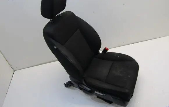Honda HR-V Front driver seat GMAUTO4574097