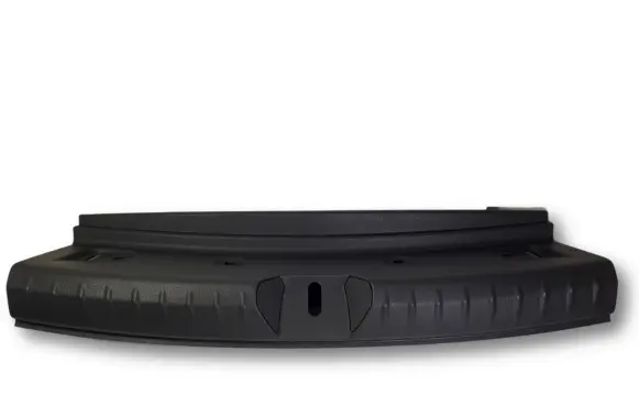 Trunk/boot sill cover protection