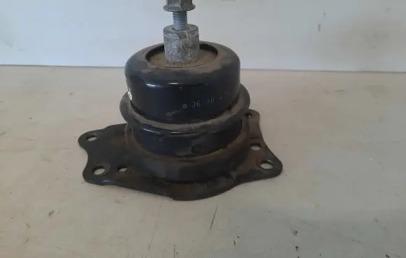 Volkswagen Polo IV 9N3 Engine mount vacuum valve 