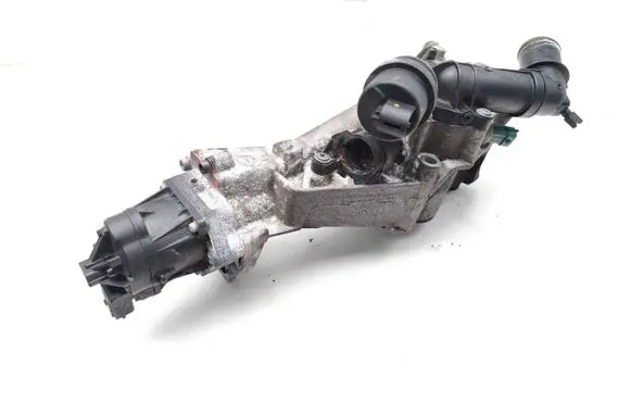 Opel Insignia A EGR valve K5T70977 30803105711