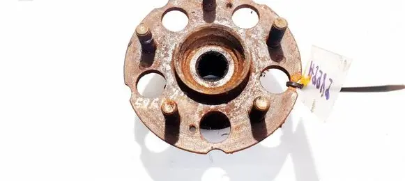 Honda CR-V Rear wheel hub