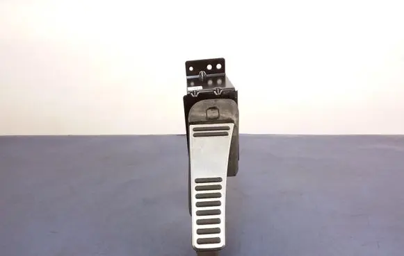 Volvo XC60 Accelerator throttle pedal 32212452