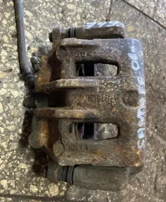 Front brake caliper