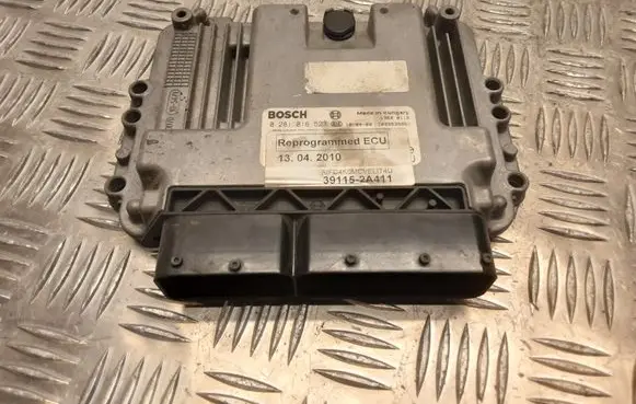 Hyundai i30 Engine control unit/module 0281016523