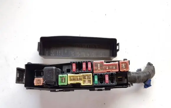 Nissan Navara D23 Fuse module 24382EW70B 7154722330 240125JU6D