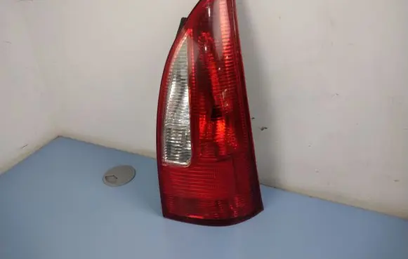 Mazda Premacy Rear/tail lights 082161949