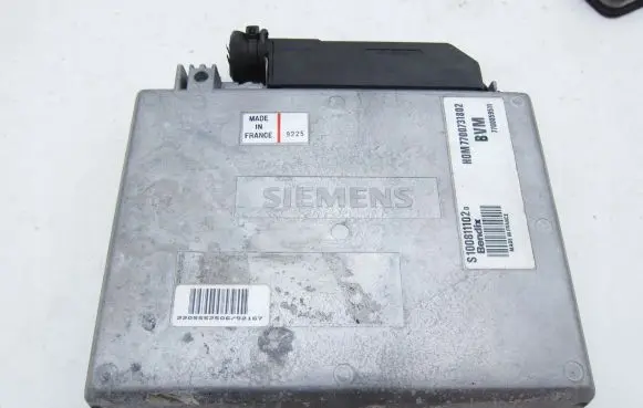 Renault Scenic III - Grand scenic III Engine control unit/module 7700731802 7700859511