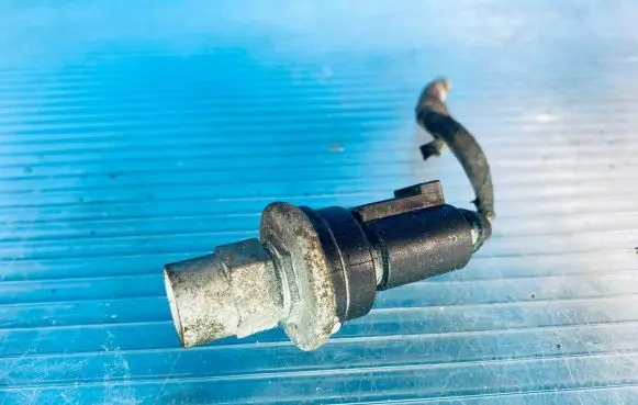 Volkswagen PASSAT B6 Air conditioning (A/C) pressure sensor 1J0973703