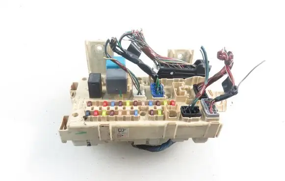 Toyota Avensis T250 Central body control module 82641CA010F