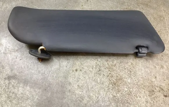 Mercedes-Benz W123 Sun visor