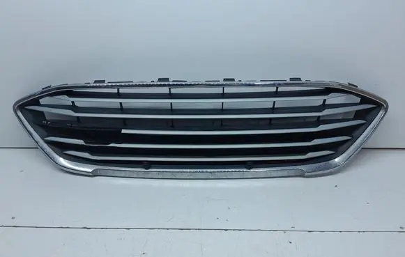 Ford Focus Front bumper upper radiator grill JX7B8C436A JX7B8C436