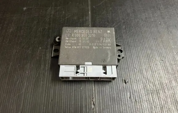 Mercedes-Benz E W213 Parking PDC control unit/module A0009003210