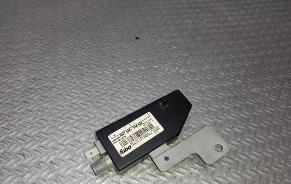 Mercedes-Benz ML W163 Aerial antenna amplifier A1638200089