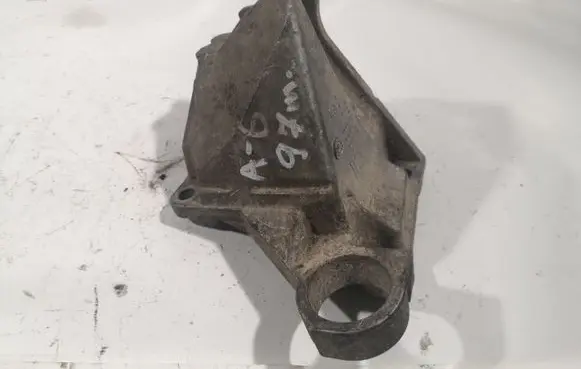 Audi A6 S6 C4 4A Engine mounting bracket 4A0399114P