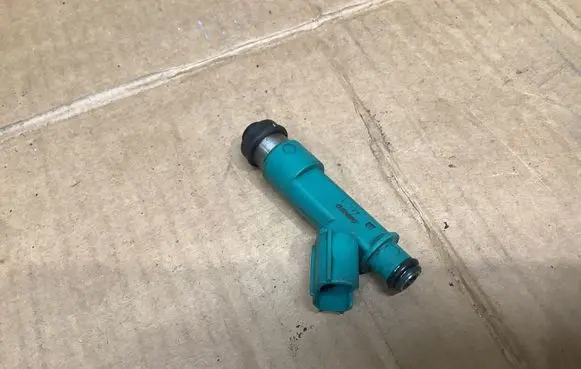 Toyota RAV 4 (XA30) Fuel injector 2325028080 031042526