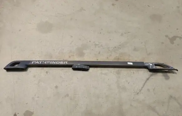 Nissan Pathfinder R51 Roof bar rail 