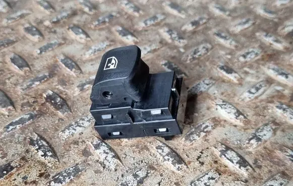BMW 1 F40 Electric window control switch 7950756