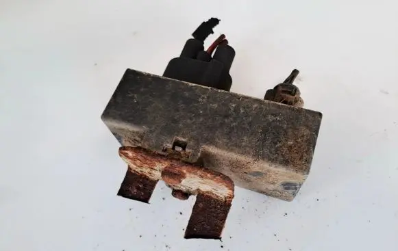 Volkswagen Polo Coolant fan relay 1j0919506m 898967000