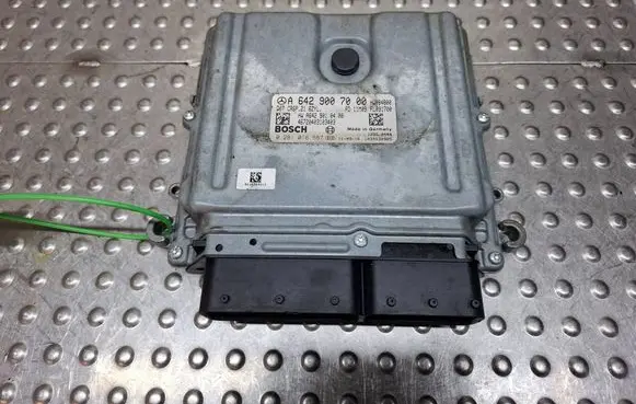 Mercedes-Benz E W212 Engine control unit/module S27705422 0281016587 A6429007000