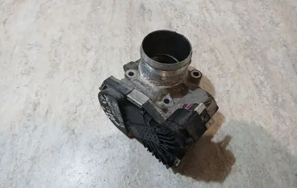 Opel Meriva B Throttle valve 55565489