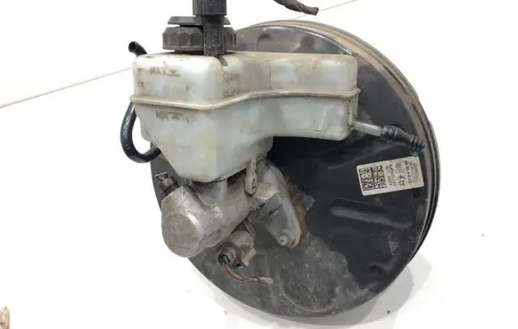 Volkswagen PASSAT CC Brake booster 3C1614105AP