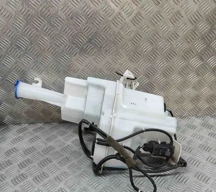 Hyundai Kona I Windshield washer fluid reservoir/tank 98610J9300 98610J9200