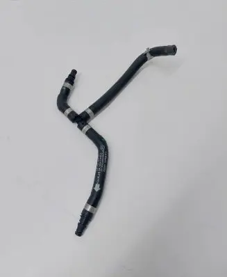 Mercedes-Benz CLS C218 X218 Engine coolant pipe/hose A2125013625