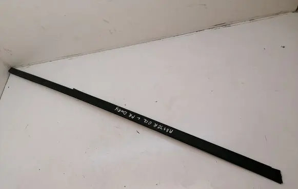 Renault Master III Front door windshield rail 8200685578