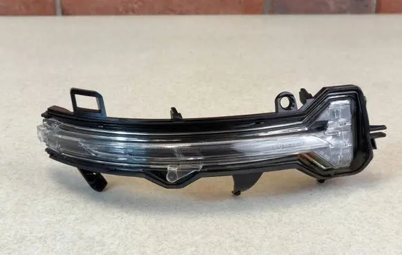 BMW 2 Active Tourer U06 Mirror indicator light 5A16108
