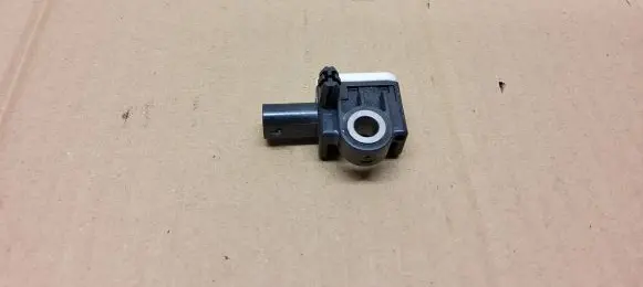 Jeep Grand Cherokee Airbag deployment crash/impact sensor A1668210151 56054085AA 024120120