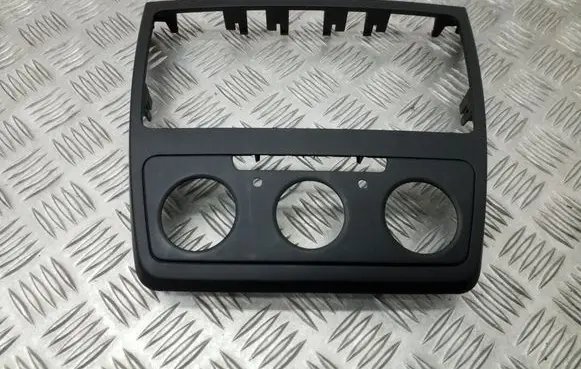 Skoda Yeti (5L) Radio/GPS head unit trim 5L0858069G