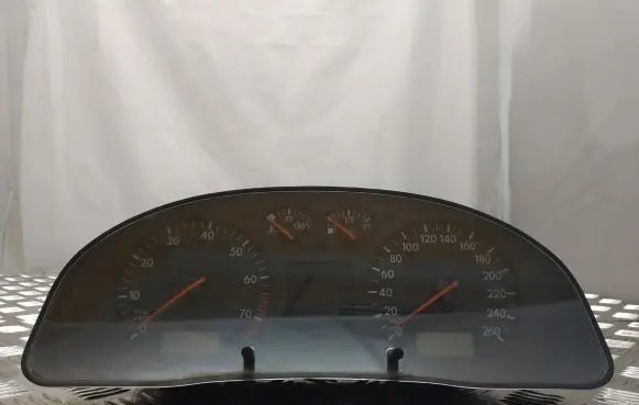 Volkswagen PASSAT B5 Speedometer (instrument cluster) 3B1919880