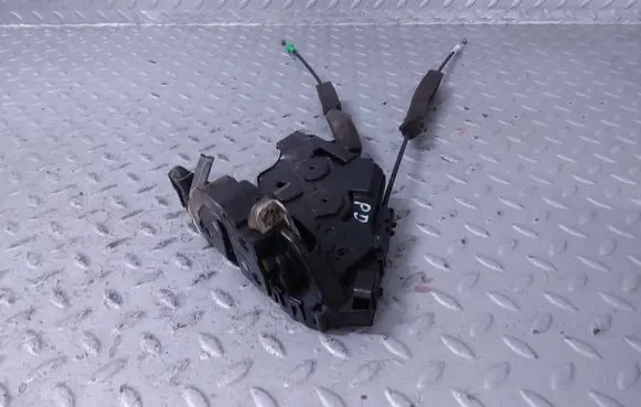 Lexus GS 300 350 430 450H Front door lock 6903030A00