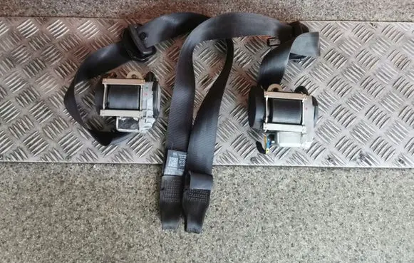 Seat Ibiza IV (6J,6P) Front seatbelt 6J3857705