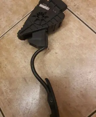 Toyota Hilux (AN10, AN20, AN30) Accelerator throttle pedal 781200K010 VN1988003140