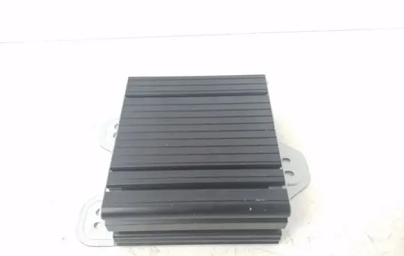 Mercedes-Benz GL X164 Sound amplifier A2049820020