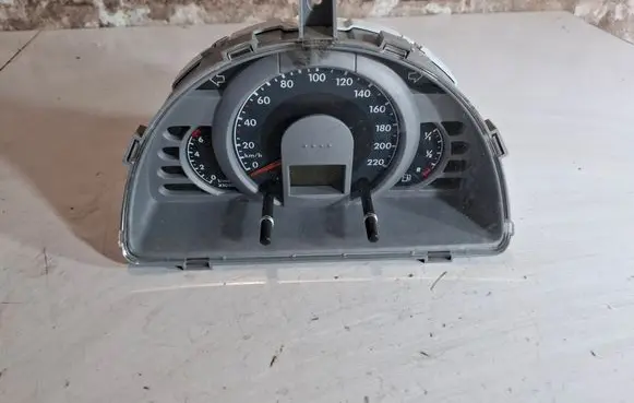 Volkswagen Fox Speedometer (instrument cluster) 5Z0920820 SW076 HW077
