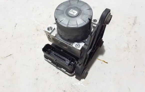 Skoda Octavia Mk3 (5E) ABS Pump 5Q0614517CF