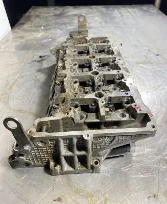BMW 3 E90 E91 Engine head 7797678 N47d20a