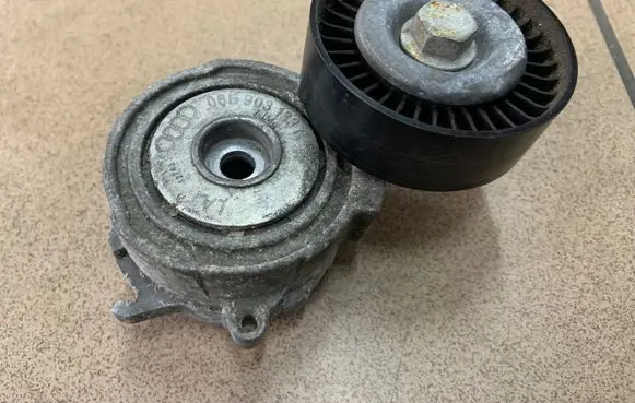 Audi A6 S6 C7 4G Alternator belt tensioner 06E903133R