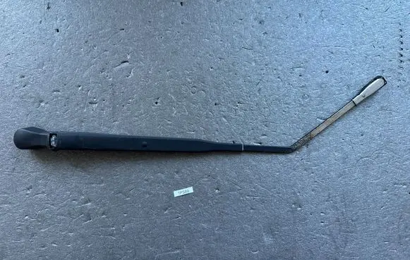 Mitsubishi Pajero Rear wiper blade arm MB510385