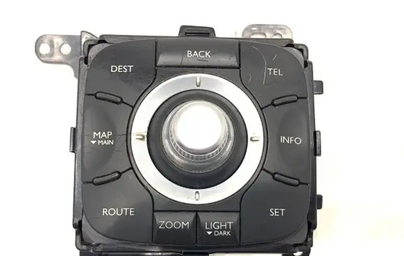 Radio/CD/DVD/GPS head unit