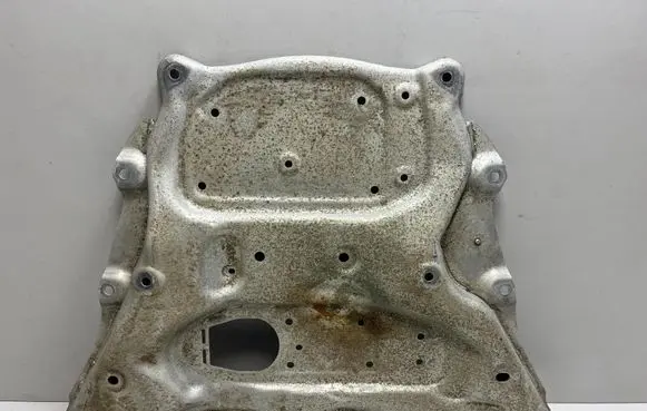 BMW X7 G07 Engine splash shield/under tray 6862071 6878068