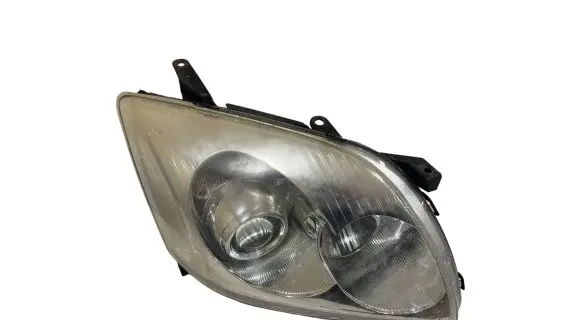 Toyota Avensis T250 Headlight/headlamp E138422