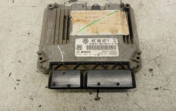 Volkswagen Jetta V Engine control unit/module 03C906027F 0261S04347