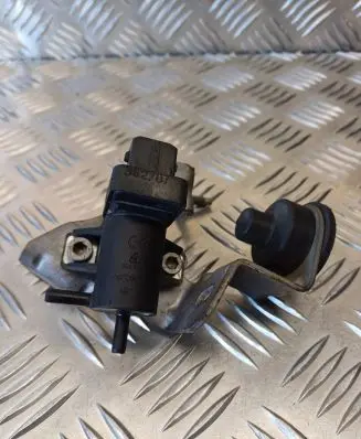 Renault Laguna III Turbo solenoid valve 8200762597