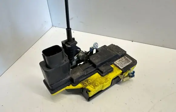 Volvo XC70 Rear door lock 30699754