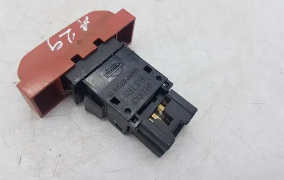 Nissan X-Trail T30 Hazard light switch 06016 NILES