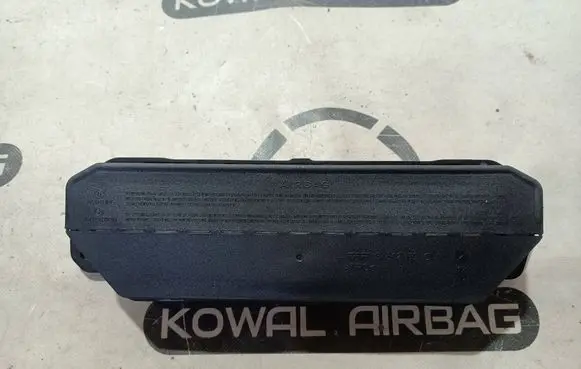 Mercedes-Benz C W206 Knee airbag A2068601002