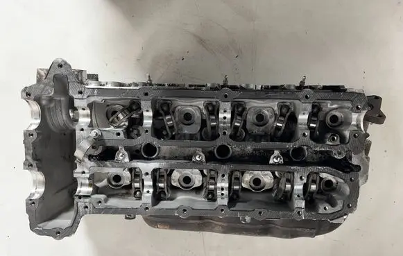 Mercedes-Benz Sprinter W906 Engine head R642016